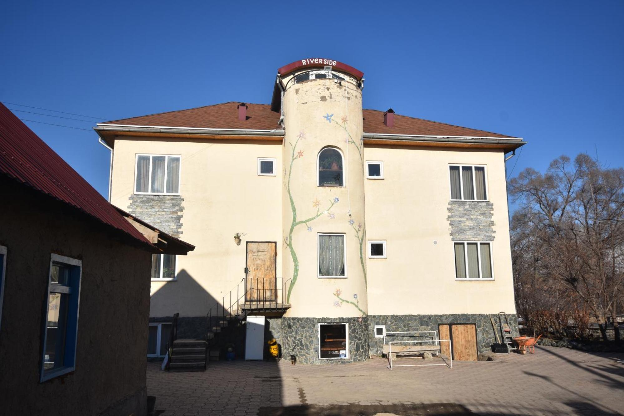 Riverside Karakol Exterior photo